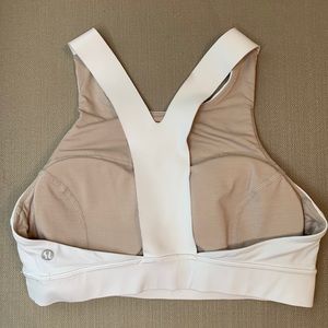 Lululemon Free To Be Serene High Neck Bra
V